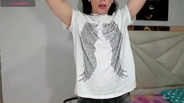 Snapshot of ale-noah chatting on 02/07/26, 10:41 ale-noah online show from 02/07/26, 10:41