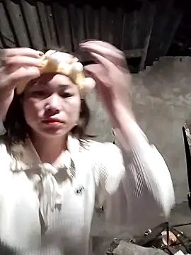 Snapshot of cong1122 chatting on 02/22/26, 06:39 cong1122 online show from 02/22/26, 06:39