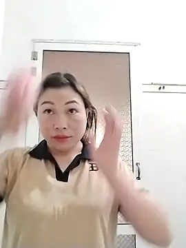 Snapshot of cong1122 chatting on 02/25/26, 01:48 cong1122 online show from 02/25/26, 01:48