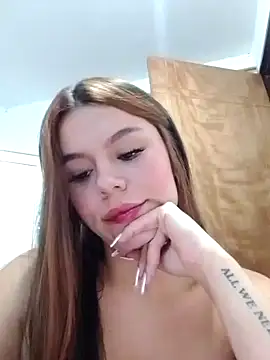 EmiNavarro online show from 06/25/26, 10:36