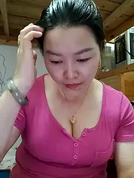 Snapshot of Jennie_dogy chatting on 07/25/26, 02:42 Jennie dogy online show from 07/25/26, 02:42