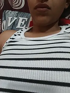 komalsharma99 online show from 05/30/26, 04:09