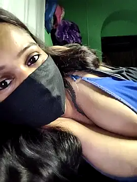 Snapshot of V-Hot-Suity chatting on 04/23/26, 11:18 V-Hot-Suity online show from 04/23/26, 11:18