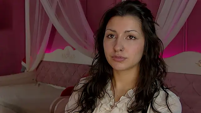 Snapshot of AngelaCox chatting on 02/06/26, 06:18 AngelaCox online show from 02/06/26, 06:18