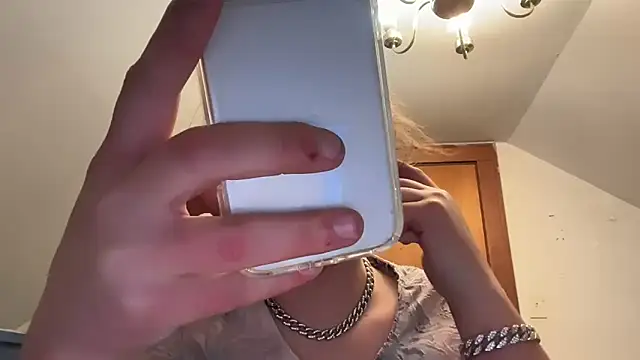 RaeganV online show from 02/26/26, 07:18