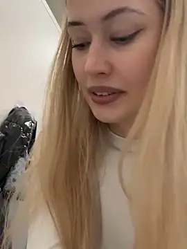 Snapshot of blonde_exe chatting on 02/12/26, 04:24 blonde exe online show from 02/12/26, 04:24