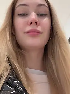 Snapshot of blonde_exe chatting on 02/21/26, 03:46 blonde exe online show from 02/21/26, 03:46