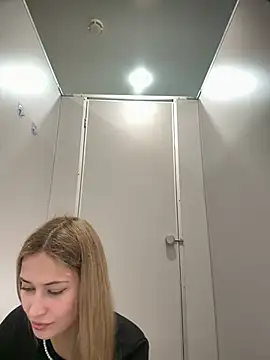 Snapshot of blonde_exe chatting on 07/14/26, 03:07 blonde exe online show from 07/14/26, 03:07
