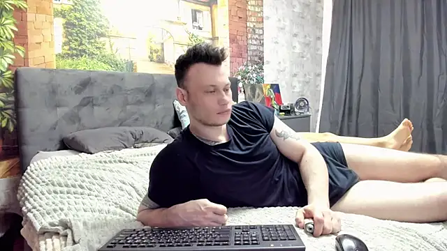  littleangie  online show from 05/14/26, 01:45
