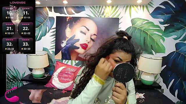 yaazhinii online show from 03/25/26, 11:38