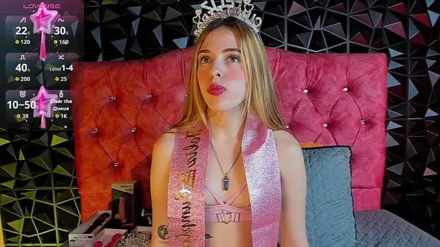 Snapshot of karenwild_1 chatting on 06/12/26, 03:11 karenwild 1 online show from 06/12/26, 03:11