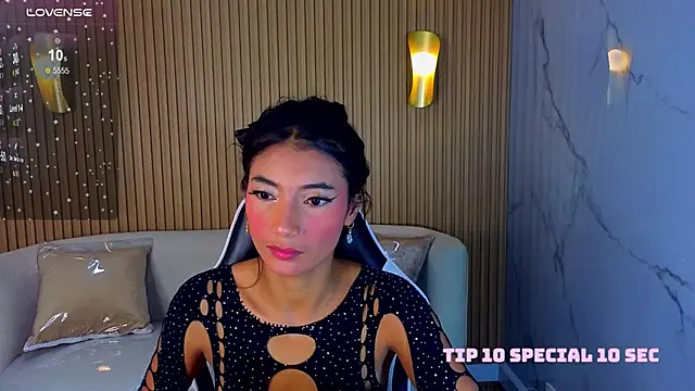 Snapshot of Perla_Moon_Tx chatting on 02/21/26, 12:50 Perla Moon Tx online show from 02/21/26, 12:50