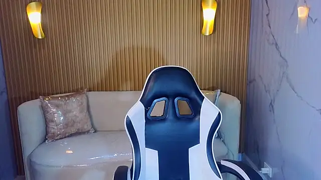 Snapshot of Perla_Moon_Tx chatting on 02/26/26, 12:37 Perla Moon Tx online show from 02/26/26, 12:37