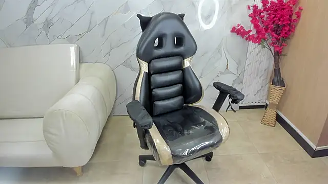 Snapshot of rox_luxury_tf chatting on 02/07/26, 03:49 rox luxury tf online show from 02/07/26, 03:49