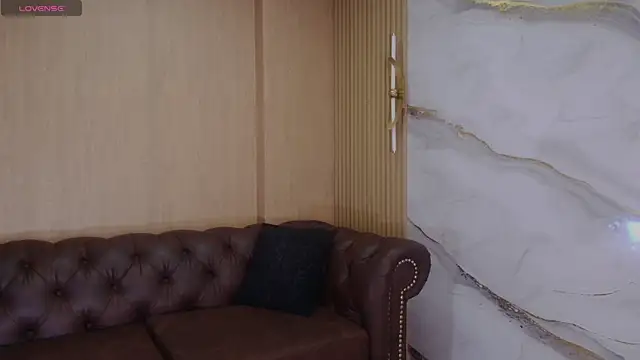 Snapshot of rox_luxury_tf chatting on 07/09/26, 12:53 rox luxury tf online show from 07/09/26, 12:53