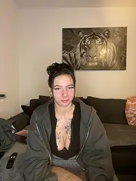 zoeelovee online show from 02/09/26, 06:34