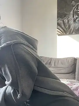 zoeelovee online show from 02/18/26, 12:45