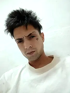 Snapshot of CubanoxxxSex chatting on 02/14/26, 12:29 CubanoxxxSex online show from 02/14/26, 12:29