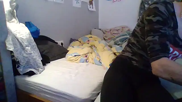 Snapshot of WildundJung chatting on 11/07/25, 03:23 WildundJung online show from 11/07/25, 03:23