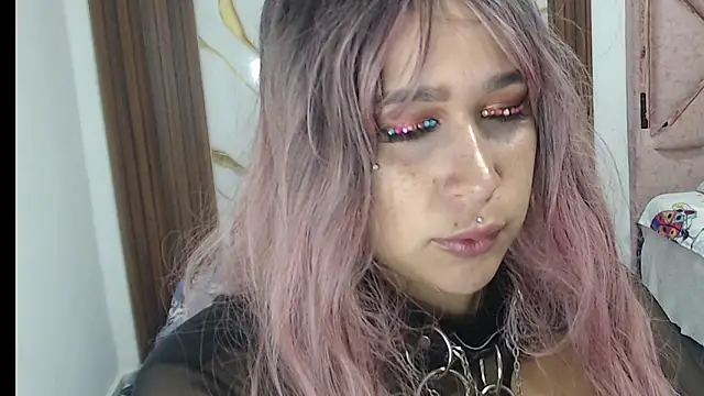 Snapshot of valen_ros chatting on 03/03/26, 11:49 valen ros online show from 03/03/26, 11:49