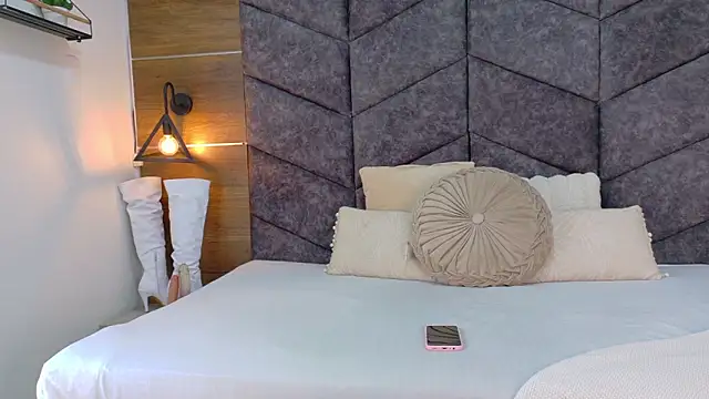 FernandaBrown   online show from 03/06/26, 07:21