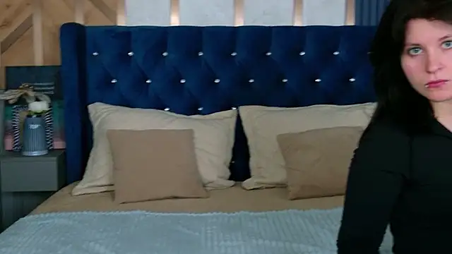 Snapshot of Milana_Bold chatting on 03/02/26, 08:37 Milana Bold online show from 03/02/26, 08:37