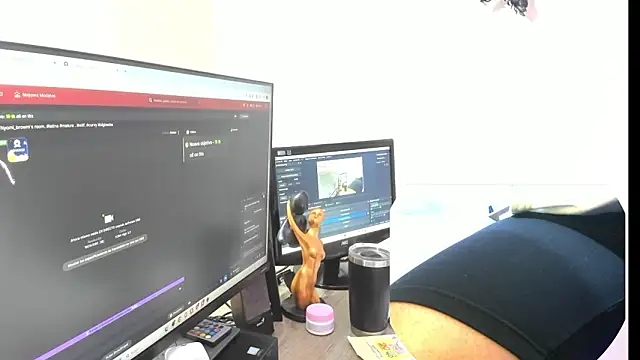 Snapshot of Nyomi_browm chatting on 02/26/26, 05:17 Nyomi browm online show from 02/26/26, 05:17