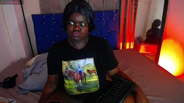 Snapshot of neighbor-ebony chatting on 07/08/26, 03:33 neighbor-ebony online show from 07/08/26, 03:33