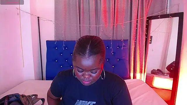 Snapshot of neighbor-ebony chatting on 07/11/26, 03:31 neighbor-ebony online show from 07/11/26, 03:31