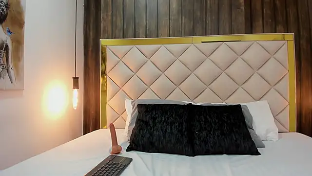 Snapshot of samanthaa_rosee__ chatting on 02/08/26, 03:43 samanthaa rosee online show from 02/08/26, 03:43