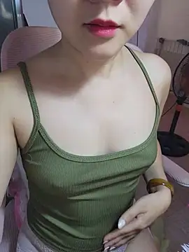 Snapshot of LucyKiss chatting on 08/03/26, 05:06 LucyKiss online show from 08/03/26, 05:06
