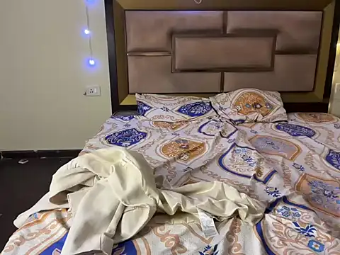 Hersheykaur online show from 03/11/26, 11:00