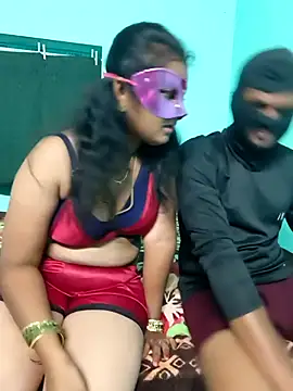 Snapshot of Tamilkannadacouple chatting on 02/13/26, 04:47 Tamilkannadacouple online show from 02/13/26, 04:47