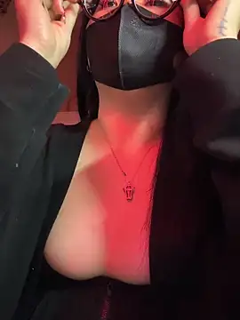 HaleyKin online show from 03/10/26, 04:23