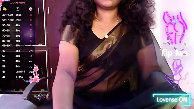 Snapshot of VixenNandhu chatting on 02/15/26, 06:59 VixenNandhu online show from 02/15/26, 06:59