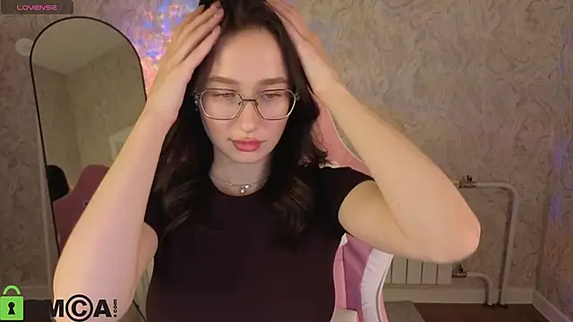  Kiki angel  online show from 02/15/26, 07:51