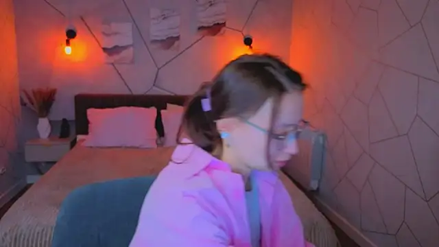  Kiki angel  online show from 04/05/26, 01:14