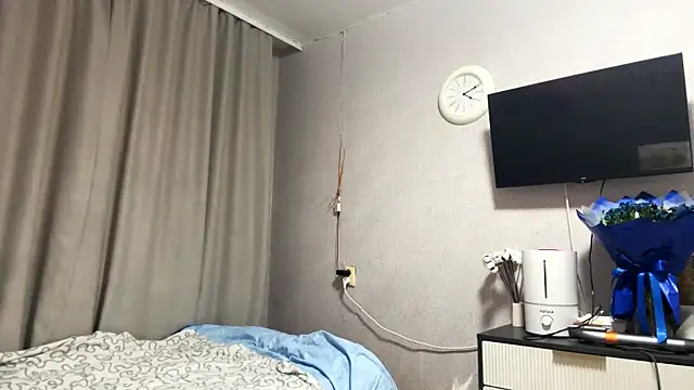 Snapshot of MilaSliger chatting on 02/27/26, 05:35 MilaSliger online show from 02/27/26, 05:35