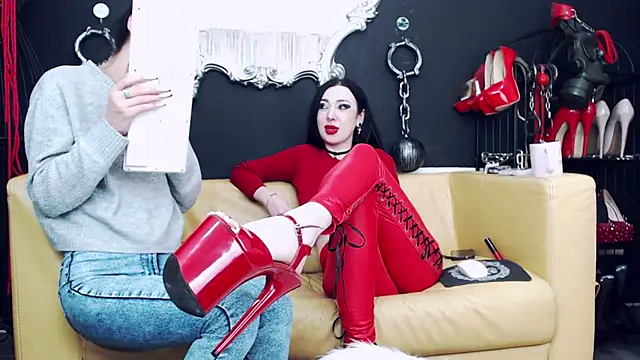 Snapshot of GoddessGeo chatting on 01/21/25, 05:30 GoddessGeo online show from 01/21/25, 05:30