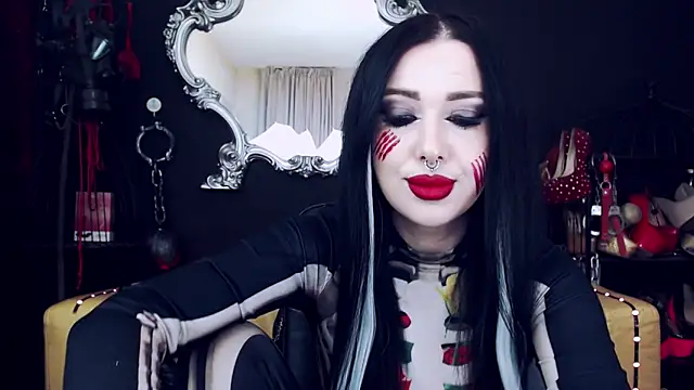 Snapshot of GoddessGeo chatting on 10/31/25, 03:46 GoddessGeo online show from 10/31/25, 03:46