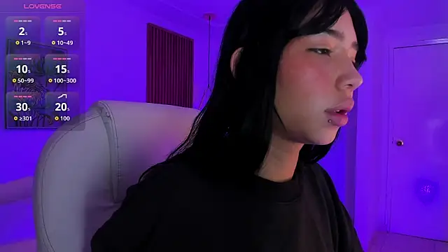 Snapshot of Blue_skyx chatting on 02/21/26, 02:29 Blue skyx online show from 02/21/26, 02:29