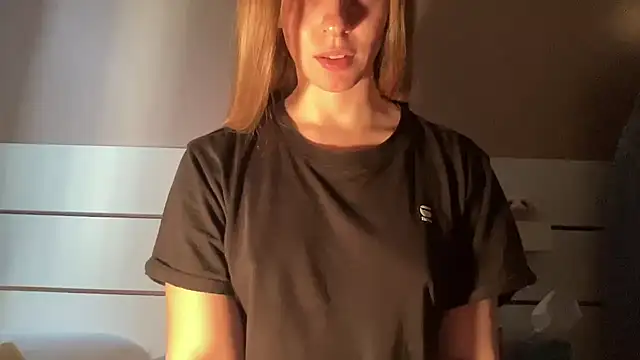 petiteetoile online show from 04/04/26, 04:15