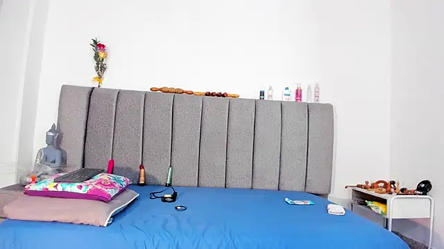 Snapshot of Giselle_James chatting on 03/02/26, 06:04 Giselle James online show from 03/02/26, 06:04