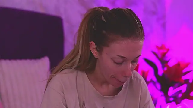 EllinaNuria online show from 03/19/26, 04:27