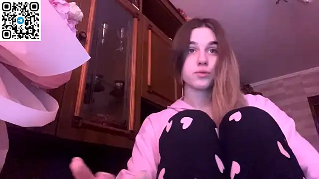 Snapshot of LovelySilk_63 chatting on 02/17/26, 10:01 LovelySilk 63 online show from 02/17/26, 10:01