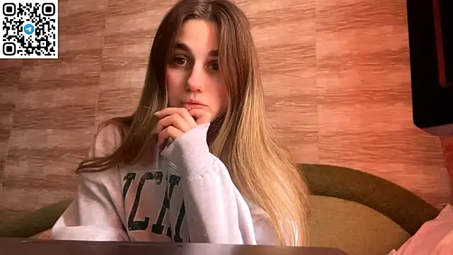 Snapshot of LovelySilk_63 chatting on 02/18/26, 11:06 LovelySilk 63 online show from 02/18/26, 11:06