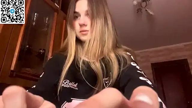 Snapshot of LovelySilk_63 chatting on 02/25/26, 08:35 LovelySilk 63 online show from 02/25/26, 08:35