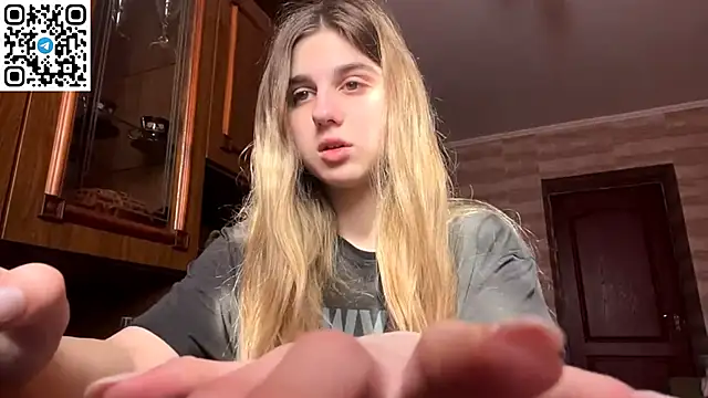 Snapshot of LovelySilk_63 chatting on 03/02/26, 08:54 LovelySilk 63 online show from 03/02/26, 08:54