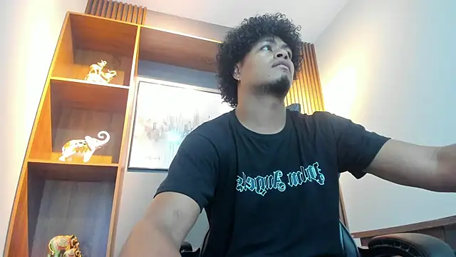 Kai Moreno online show from 02/12/26, 08:26