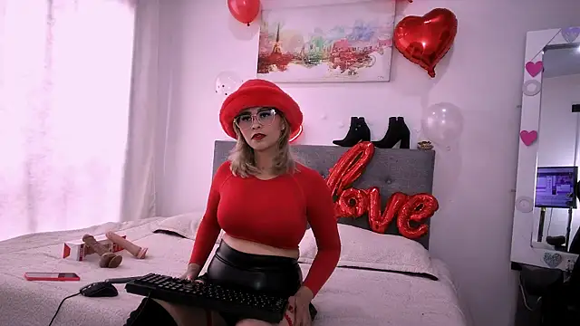 Sharlott 3 online show from 02/14/26, 01:41